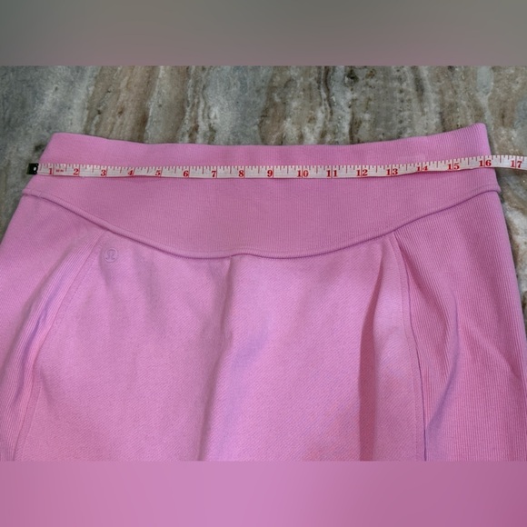 Women’s LULULEMON Athletica scuba high rise mini skirt- Size Large - Picture 10 of 10